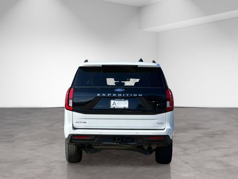 Used 2025 Ford Expedition Max Active AWD/4WD image 5