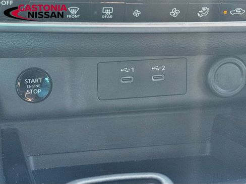 Used 2025 Nissan Rogue SV AWD/4WD image 25