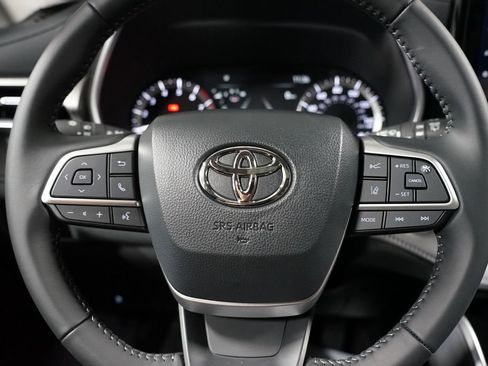 New 2026 Toyota Highlander XLE AWD/4WD image 13