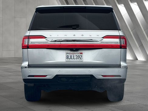 Used 2019 Lincoln Navigator Reserve image 5
