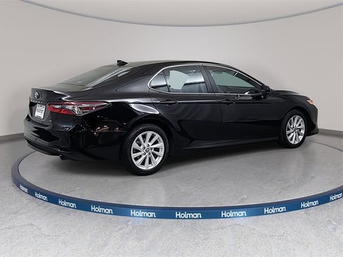 Used 2024 Toyota Camry LE image 4