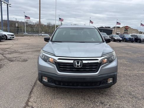 Used 2019 Honda Ridgeline RT image 2