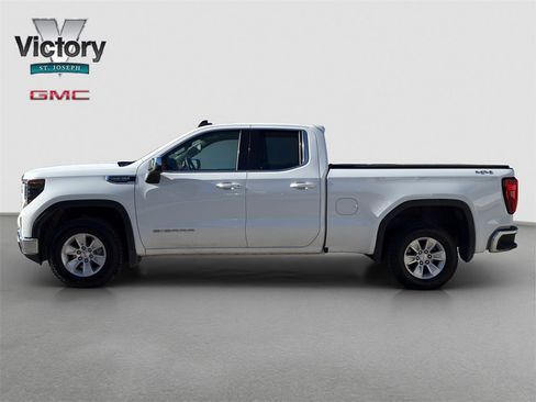 Used 2024 GMC Sierra 1500 SLE w/ Preferred Package image 5