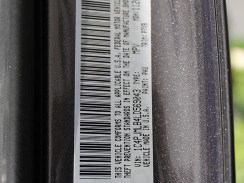 Used 2020 Jeep Cherokee Latitude Plus w/ Cold Weather Group image 14