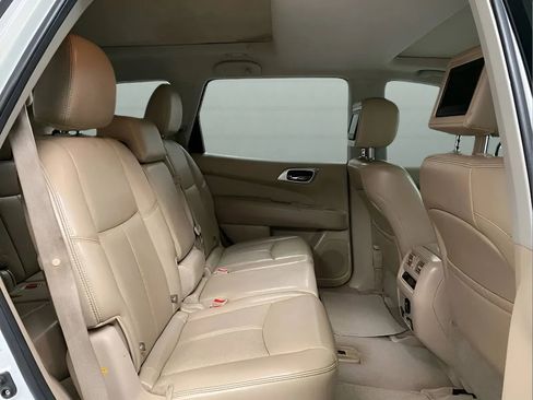 Used 2015 Nissan Pathfinder Platinum w/ Family Entertainment Package AWD/4WD image 13