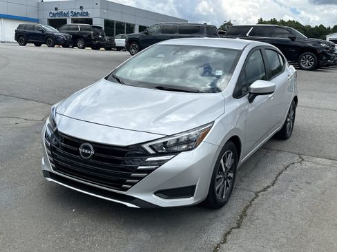 Used 2025 Nissan Versa SV FWD image 7