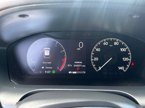 Certified 2025 Honda HR-V Sport image 29