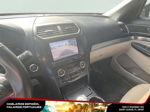 Used 2018 Ford Explorer XLT w/ Equipment Group 202A FWD image 19