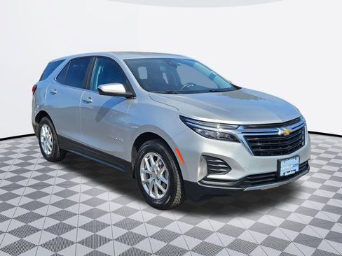 Used 2022 Chevrolet Equinox LT w/ Driver Convenience Package FWD image 8