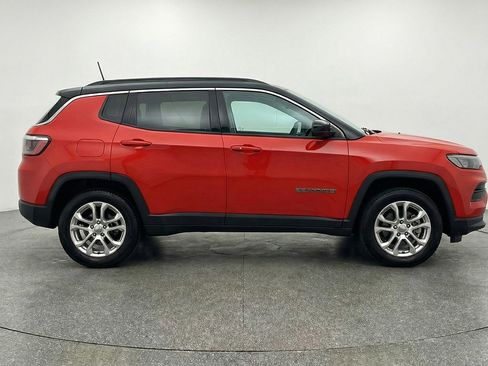 Used 2025 Jeep Compass Limited AWD/4WD image 11