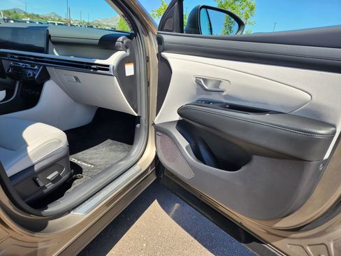 Used 2025 Hyundai Tucson Limited AWD/4WD image 27
