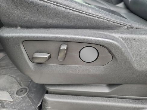 Used 2023 Chevrolet Tahoe Z71 w/ Z71 Off-Road Package image 19