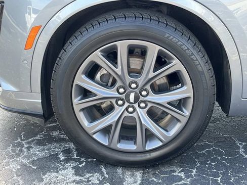 Used 2020 Cadillac XT6 Premium Luxury w/ Platinum Package AWD/4WD image 9