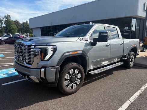 Used 2026 GMC Sierra 2500 Denali w/ Denali Reserve Package AWD/4WD image 2