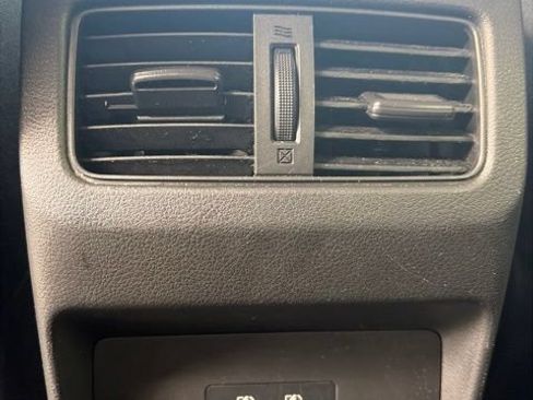Used 2023 Nissan Rogue SV AWD/4WD image 12