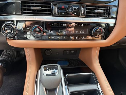 New 2026 Nissan Pathfinder Platinum AWD/4WD image 27