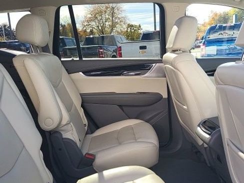 Used 2022 Cadillac XT6 Premium Luxury w/ Technology Package image 25