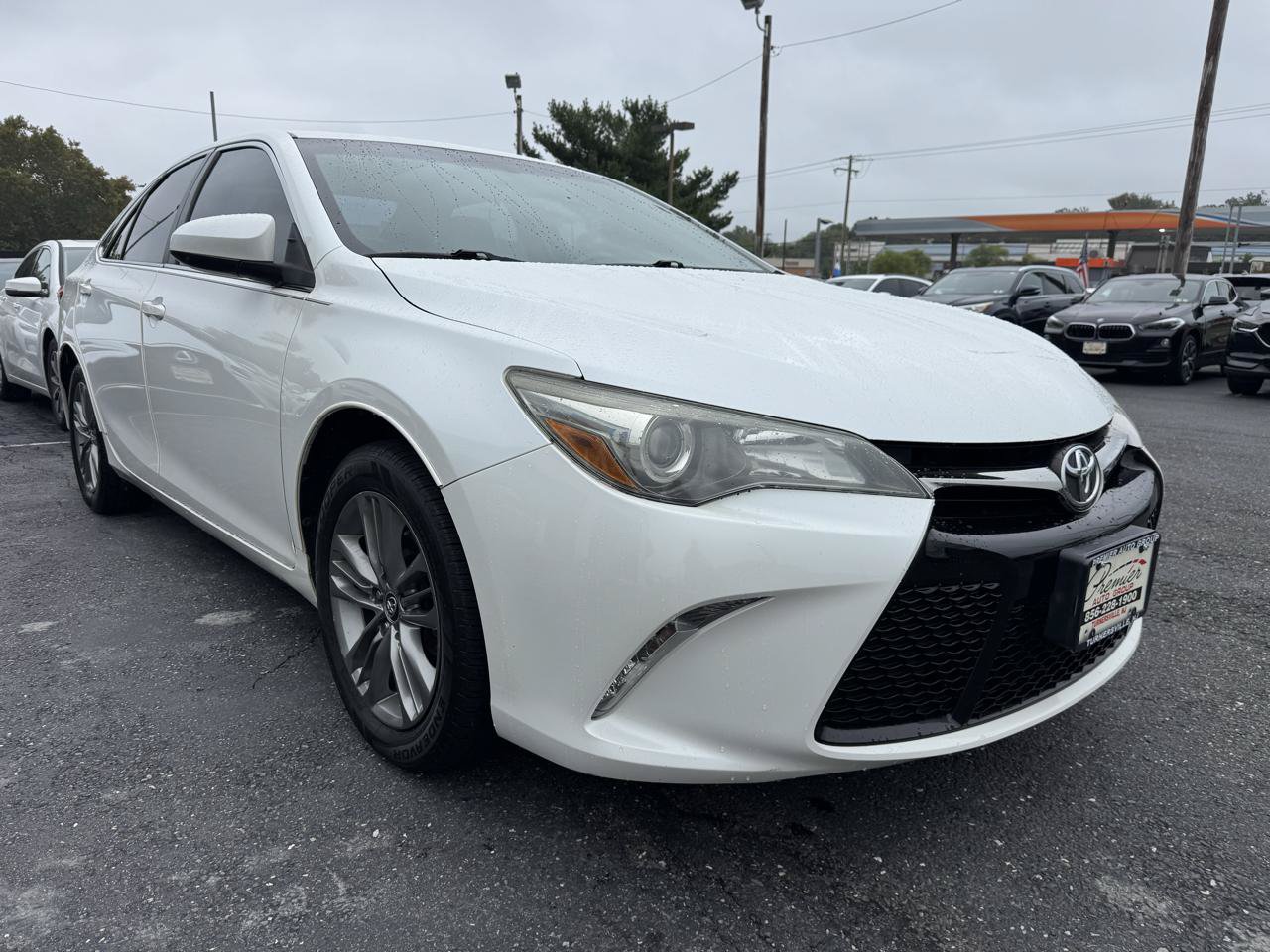 Used 2015 Toyota Camry SE FWD image 3