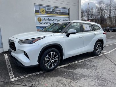 Used 2022 Toyota Highlander XLE