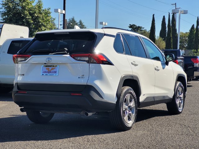 Certified 2025 Toyota RAV4 LE AWD/4WD image 6