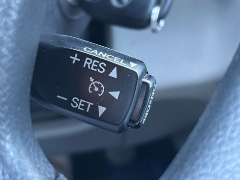 Used 2014 Toyota Camry LE image 25