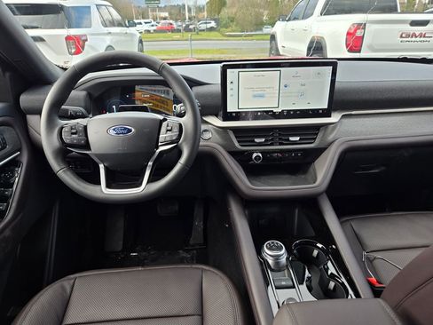 New 2026 Ford Explorer Platinum w/ LUX Leather Package image 11