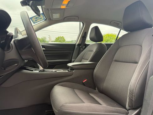 Used 2024 Nissan Altima 2.5 SV FWD image 10
