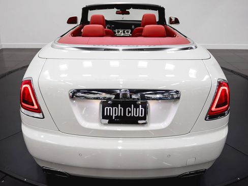 Used 2017 Rolls-Royce Dawn RWD image 37
