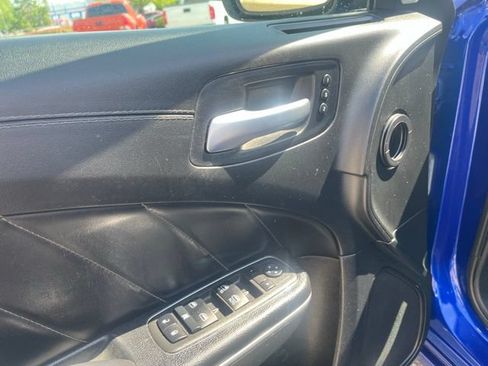 Used 2022 Dodge Charger SXT w/ Plus Group RWD image 16