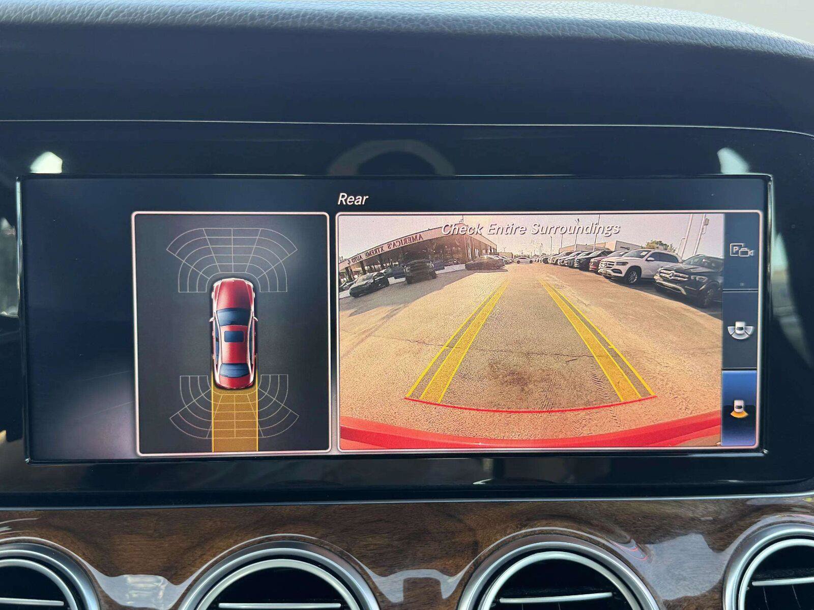Used 2018 Mercedes-Benz E 300 4MATIC image 27