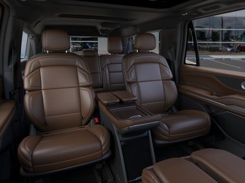 New 2026 Lincoln Navigator L Reserve AWD/4WD image 11