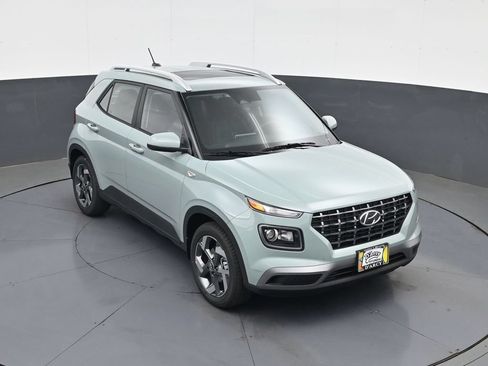 New 2026 Hyundai Venue SEL FWD image 15
