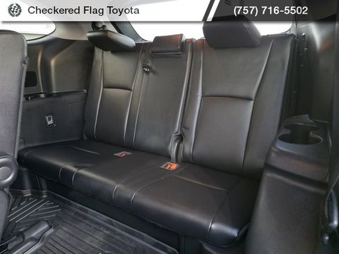 Used 2023 Toyota Highlander XLE image 44