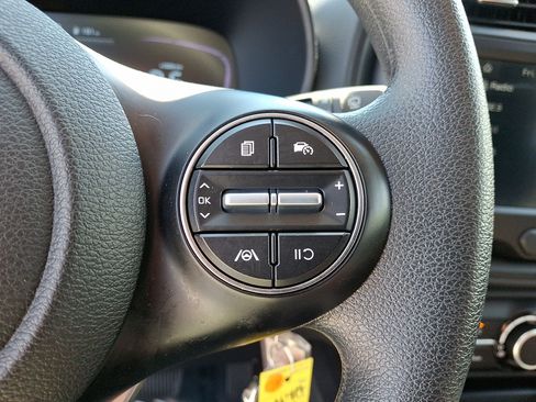 Certified 2025 Kia Soul LX w/ LX Technology Package FWD image 21
