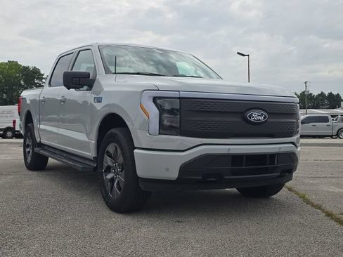 Used 2024 Ford F150 Lightning Flash AWD/4WD image 7