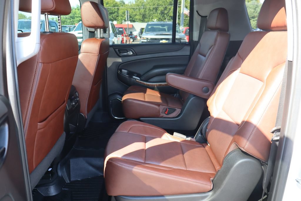 Used 2020 Chevrolet Suburban Premier w/ Premier Plus Edition AWD/4WD image 28