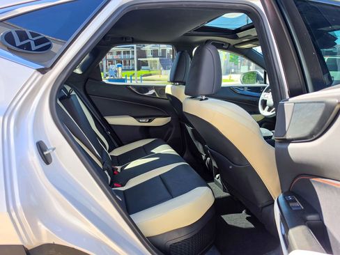 Used 2022 Lexus NX 350h AWD image 33