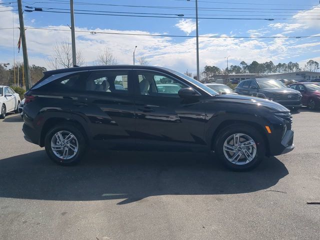 New 2025 Hyundai Tucson SE FWD image 4