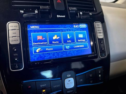Used 2015 Nissan Leaf SV w/ LED & Quick Charge Package FWD image 9