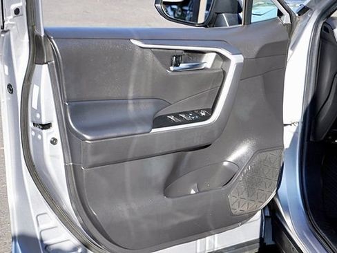 Used 2022 Toyota RAV4 XLE w/ Convenience Package FWD image 23