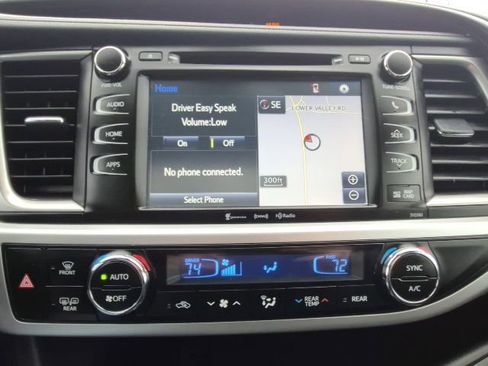 Used 2019 Toyota Highlander SE image 35