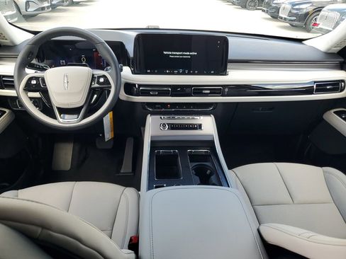 New 2026 Lincoln Aviator 2WD image 16