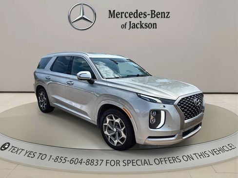 Used 2022 Hyundai Palisade Calligraphy FWD image 2