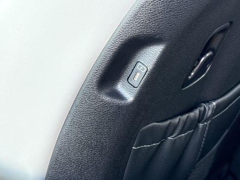 Used 2024 Kia Telluride S w/ S Sunroof Package FWD image 30