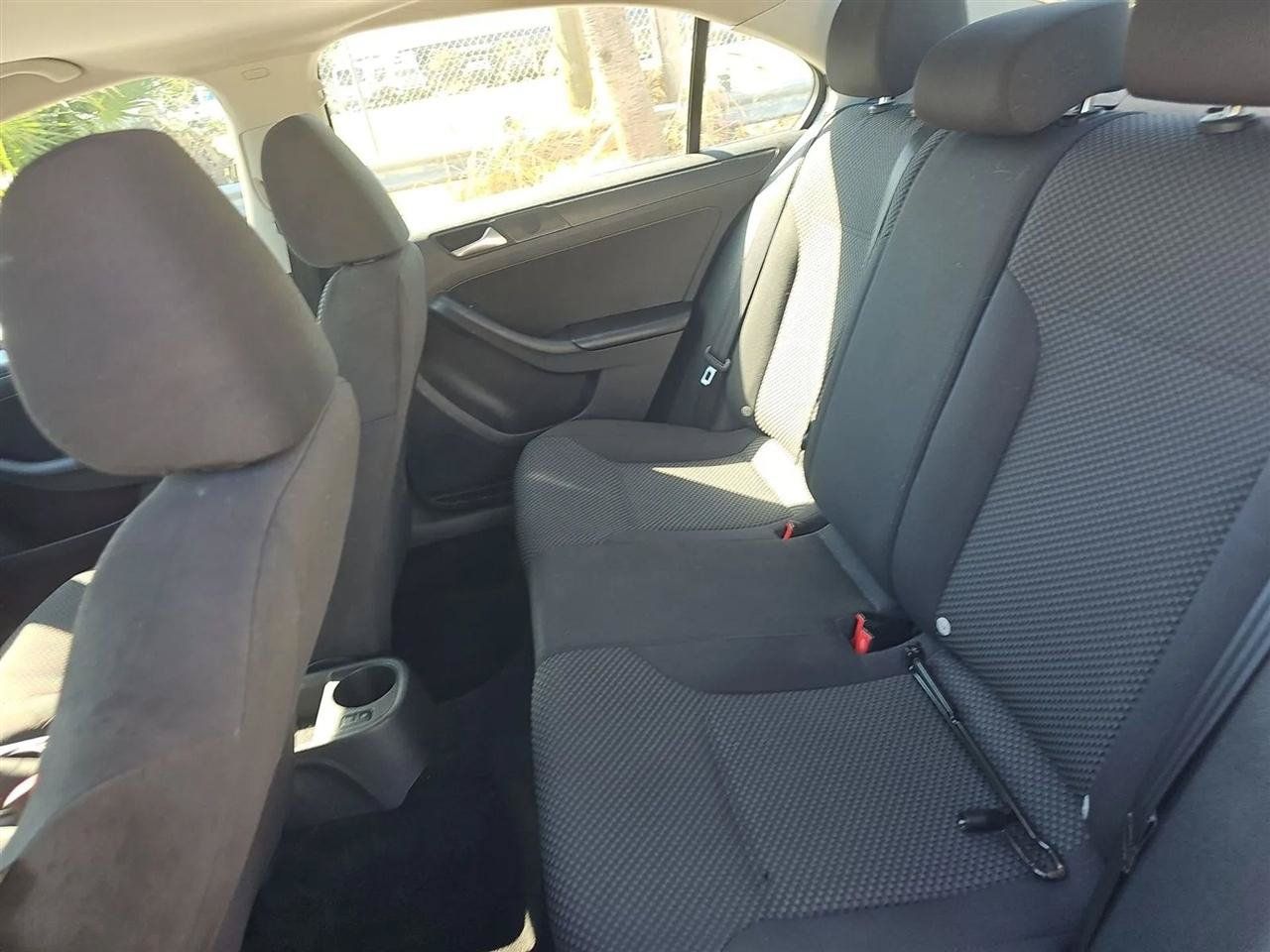 Used 2013 Volkswagen Jetta Sedan FWD image 13