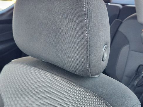 Used 2023 Chevrolet Traverse LT image 15