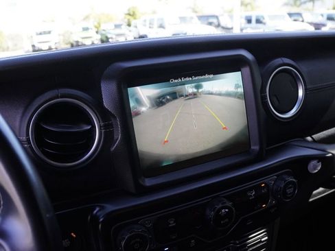 Certified 2022 Jeep Wrangler Unlimited Sahara AWD/4WD image 13