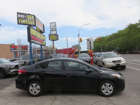 Used 2017 Kia Forte LX FWD image 8