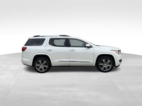 Used 2018 GMC Acadia Denali image 2