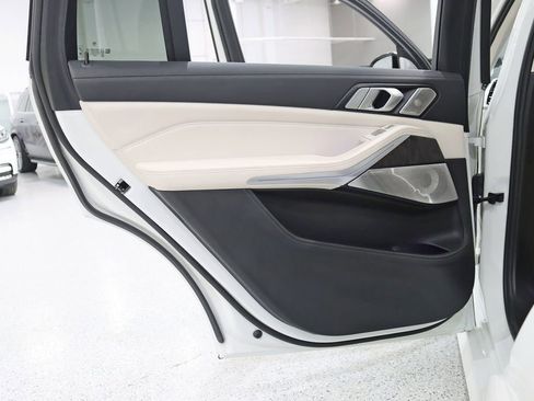 Used 2022 BMW ALPINA XB7 AWD/4WD image 43